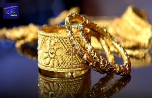 Gold prices in Pakistan saw a notable drop on Friday, with 24-karat gold falling by Rs7,100 per tola to Rs533,262, according to the All-Pakistan Gems and Jewellers Sarafa Association. The price of 24-karat gold per 10 grams also declined by Rs6,087, reaching Rs457,186 in the local market.